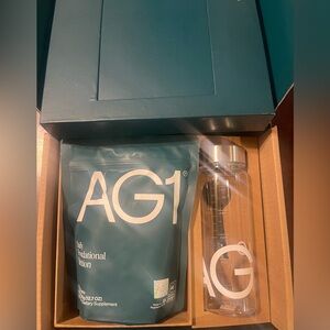 AGI Greens Powder Supplement Kit
Value Kit MSRP $110 NEW Expiration 1/26